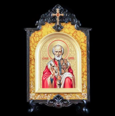 Икона в киоте из мореного дуба и янтаря "Св. Николай Чудотворец"